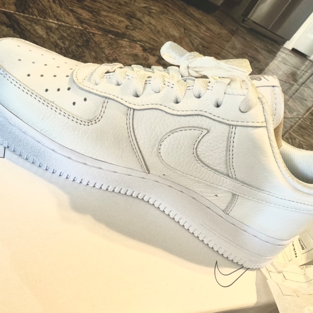 Nike White Air Force 1 Sneakers Iconic Design NWOT Box included - Picture 2 of 7